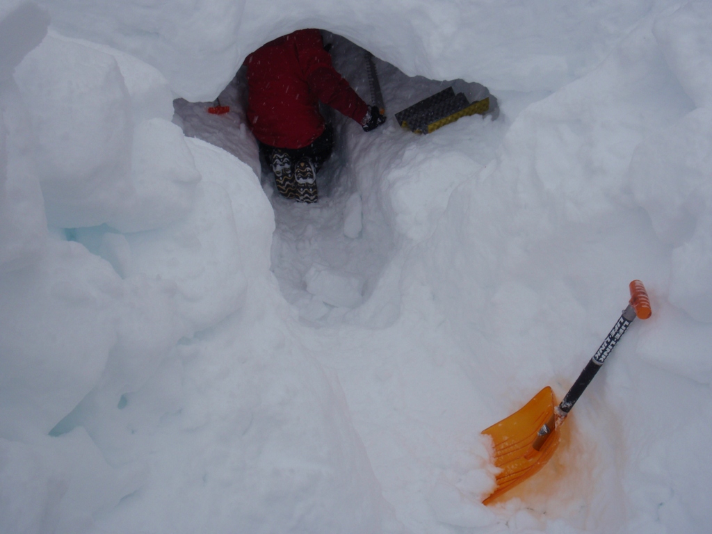 Esther digging..whilst Peter looked on.jpg