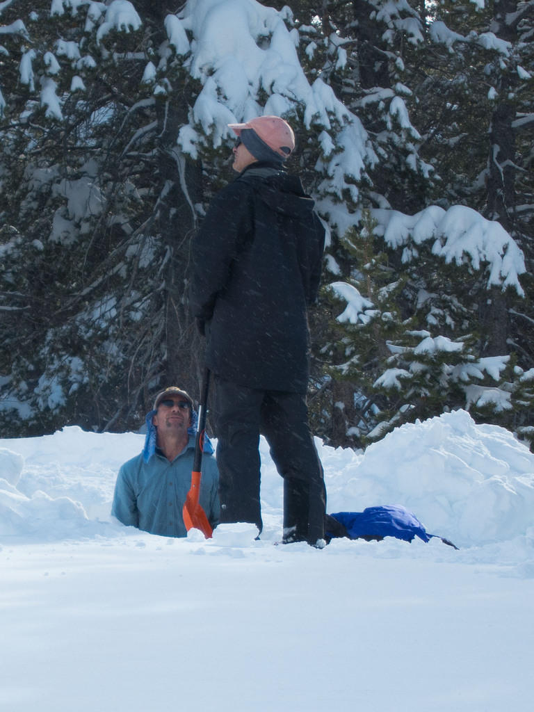 snowcamping-group2-trip-1-carson-pass-snopark (3 of 11)