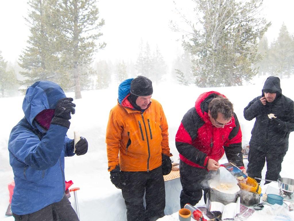 snowcamping-group2-trip-1-carson-pass-snopark (8 of 11)