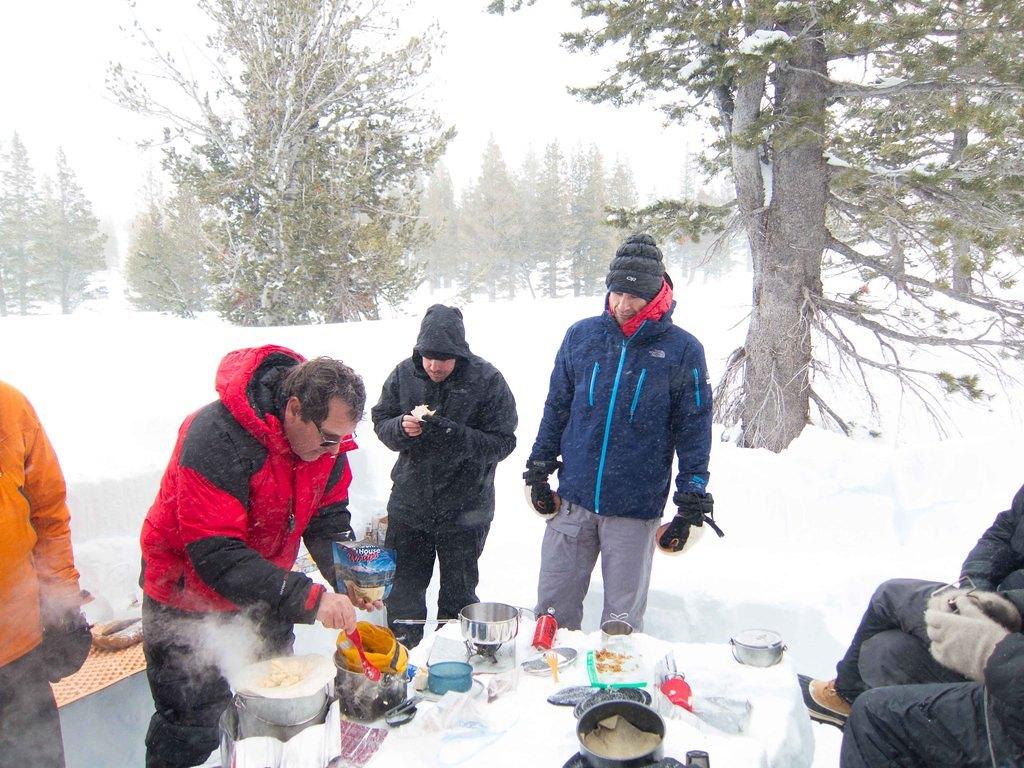 snowcamping-group2-trip-1-carson-pass-snopark (9 of 11)